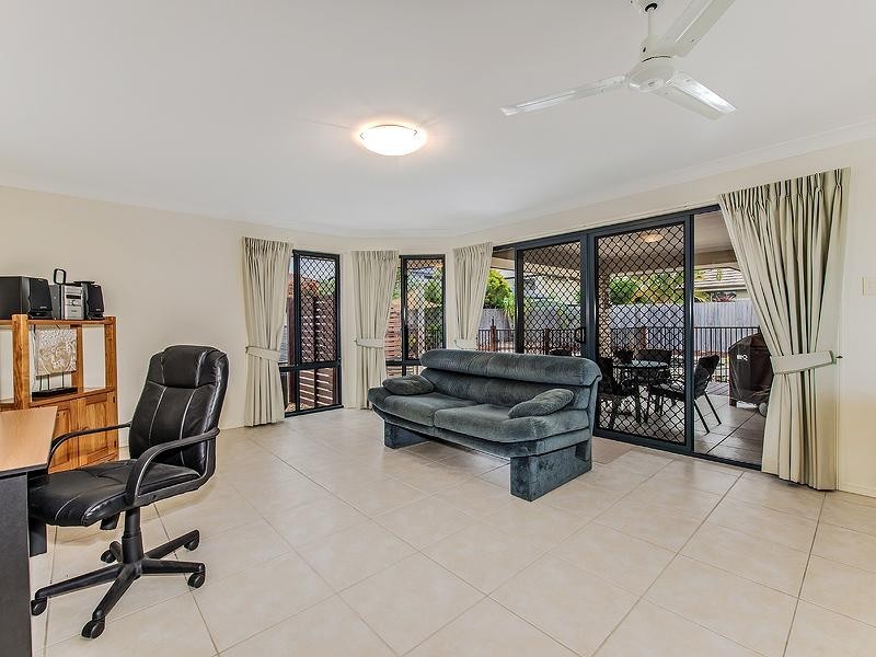 1 Maroon Court, Caloundra West QLD 4551