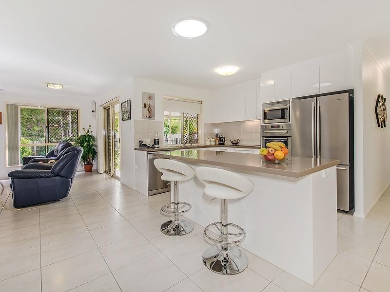 24 Athenree Place, Little Mountain QLD 4551