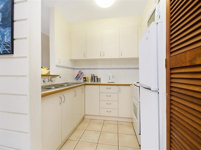 Unit 2 ‘Marperel’ 1 Verney Street, Kings Beach QLD 4551