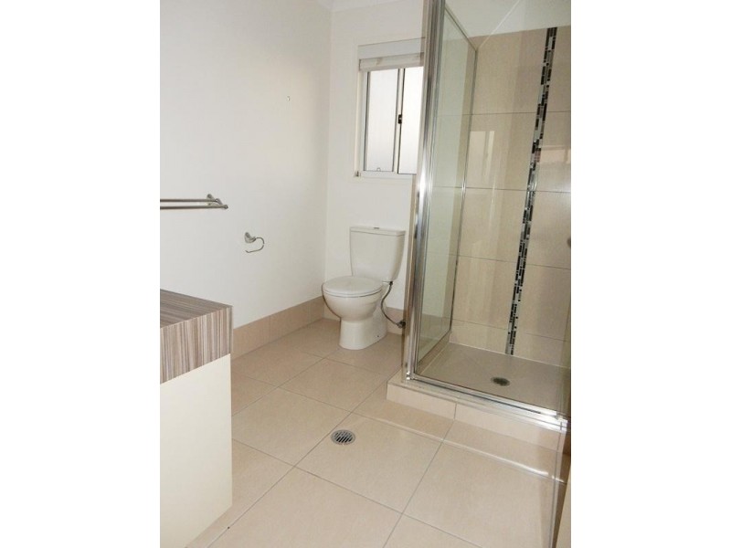 Unit 2 ‘Meridan Villas’ 10 Alicia Circuit, Little Mountain QLD 4551