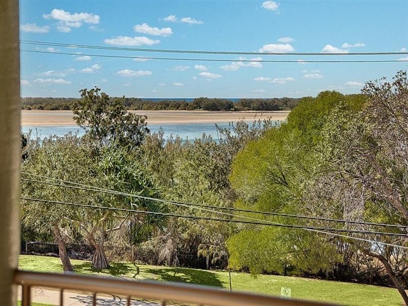 Unit 6 ‘Pacific Reflections’ 56 The Esplanade, Golden Beach QLD 4551
