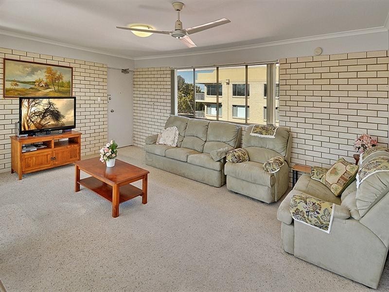 Unit 6 ‘Pacific Reflections’ 56 The Esplanade, Golden Beach QLD 4551