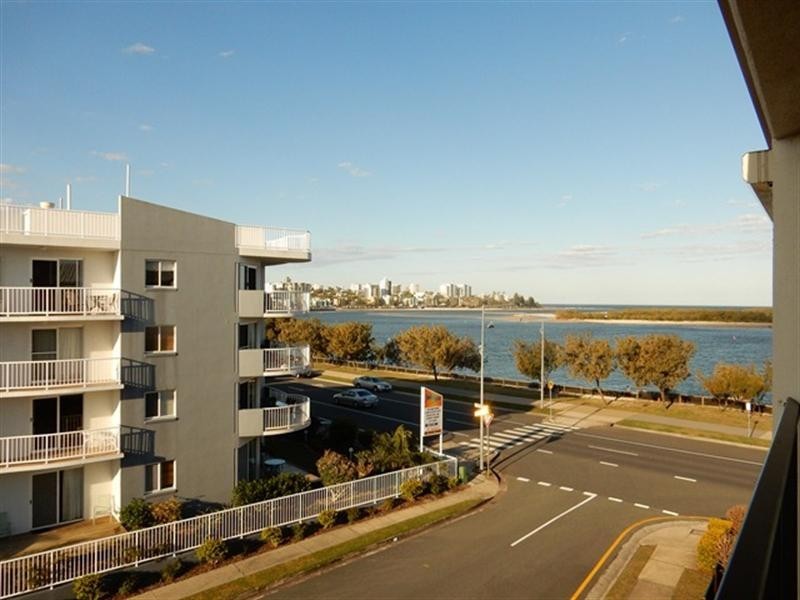 6 ‘Windsurfer View’ 9 Esplanade, Golden Beach QLD 4551