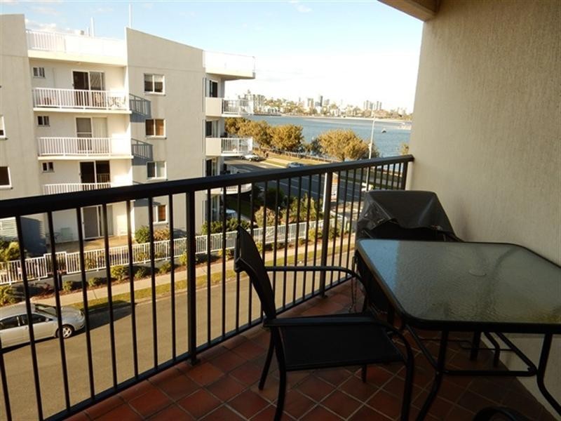 6 ‘Windsurfer View’ 9 Esplanade, Golden Beach QLD 4551