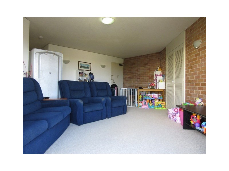 Unit 2 “Moreton Sands”, 10 Dingle Avenue, Kings Beach QLD 4551