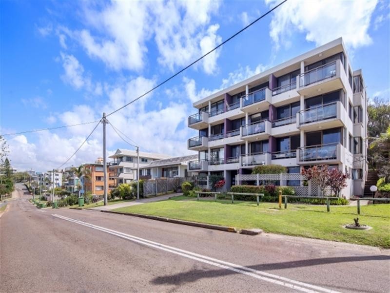 Unit 9 ‘Lahaina’ 17 Headland Esplanade, Kings Beach QLD 4551