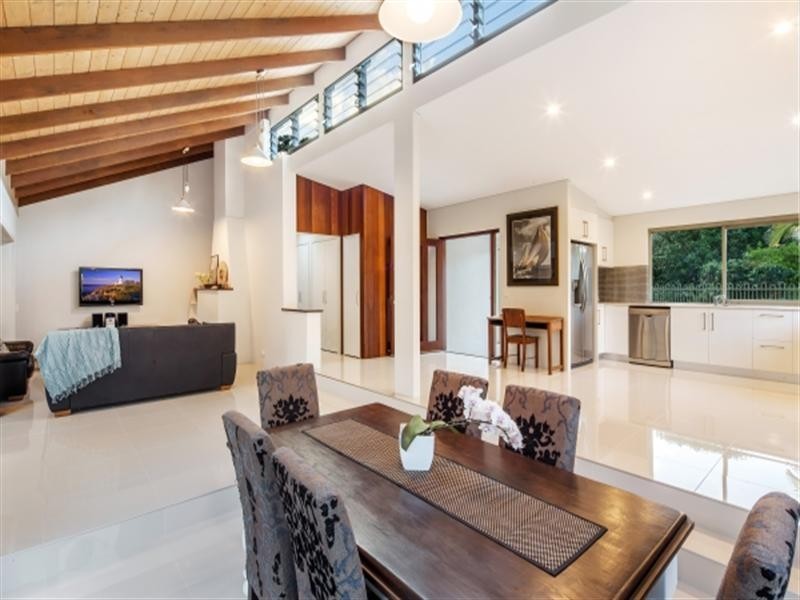 4 Bray Street, Dicky Beach QLD 4551