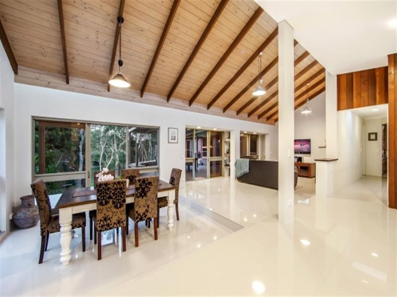 4 Bray Street, Dicky Beach QLD 4551