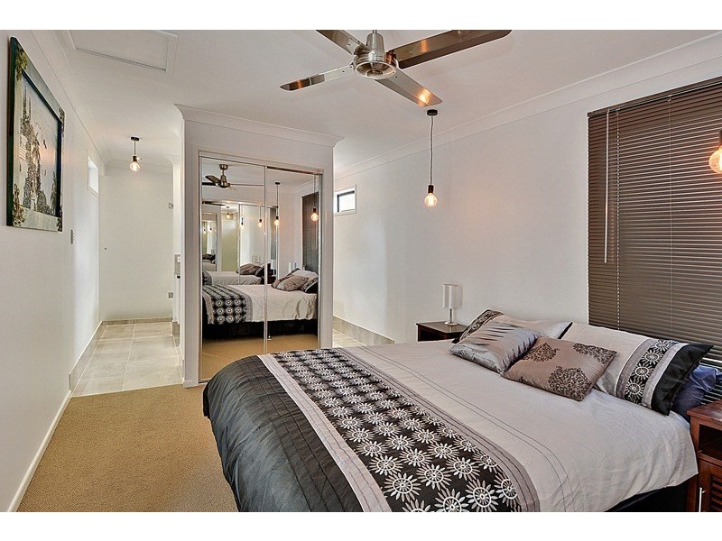 37 Milbong Street, Battery Hill QLD 4551