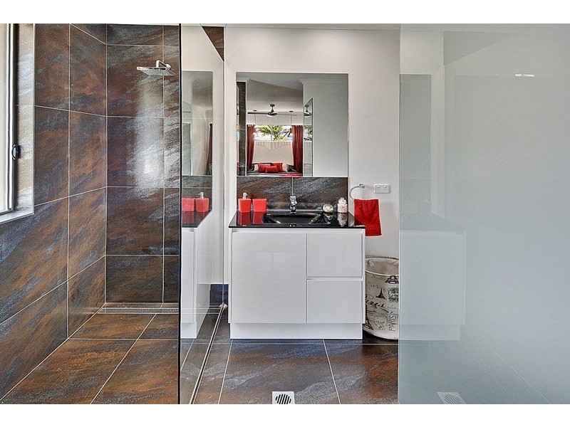 1 Jeffreys Court, Moffat Beach QLD 4551