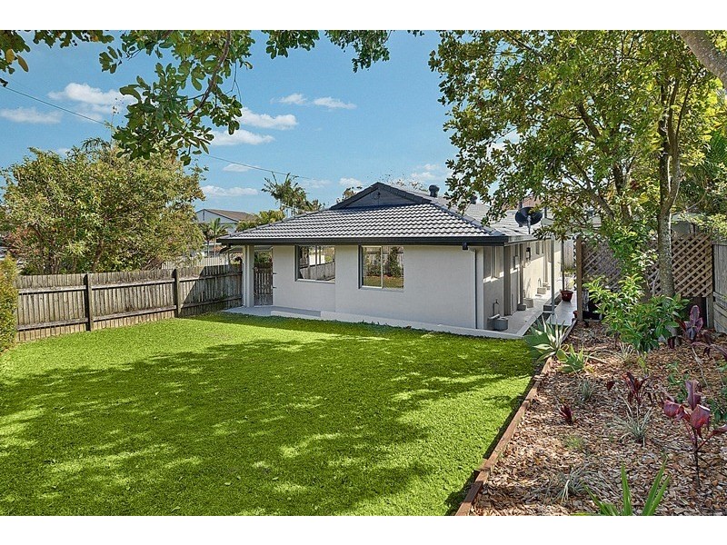 1 Jeffreys Court, Moffat Beach QLD 4551