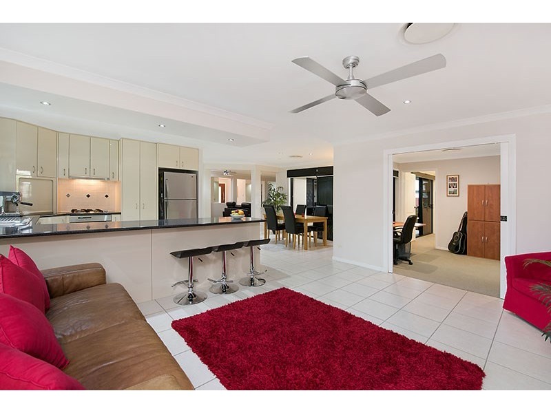 11 Endeavour Crescent, Pelican Waters QLD 4551
