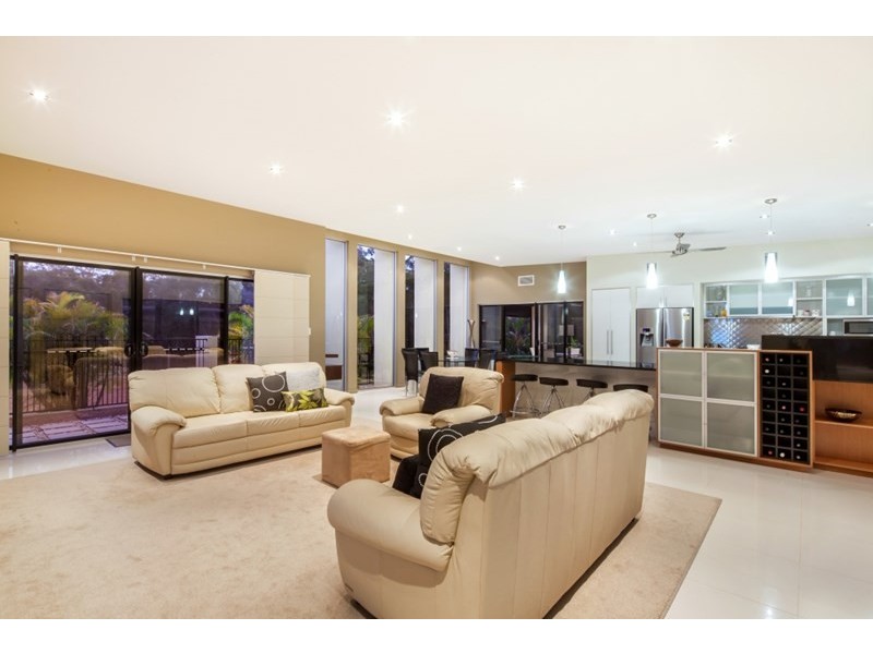 24 Campbellville Circuit, Pelican Waters QLD 4551