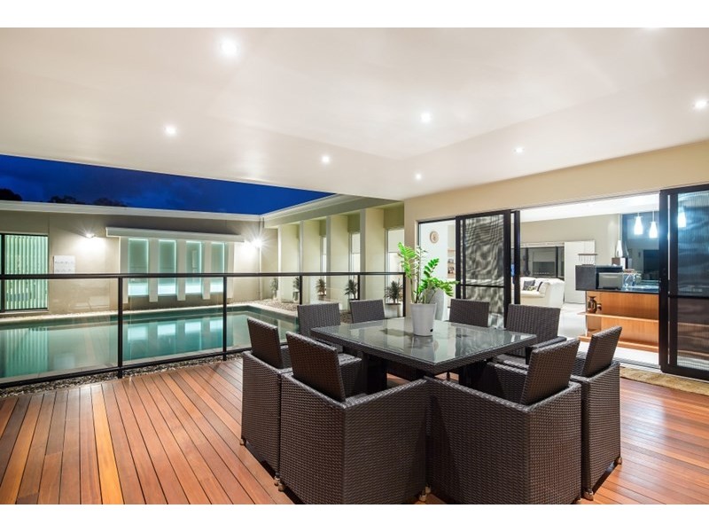 24 Campbellville Circuit, Pelican Waters QLD 4551