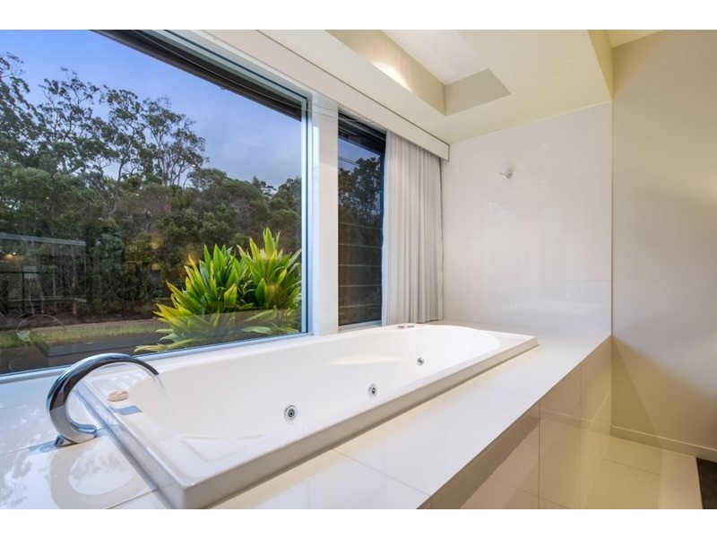 24 Campbellville Circuit, Pelican Waters QLD 4551