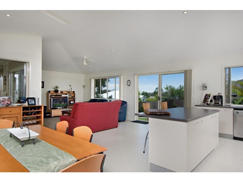 16 The Dales Crescent, Little Mountain QLD 4551