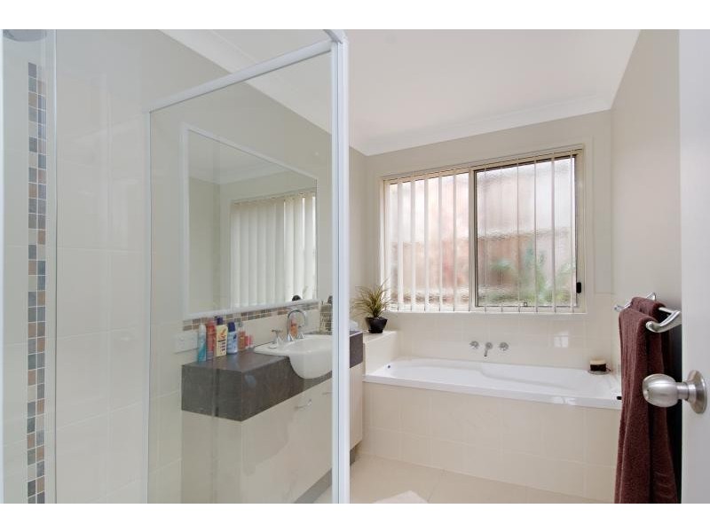 16 The Dales Crescent, Little Mountain QLD 4551