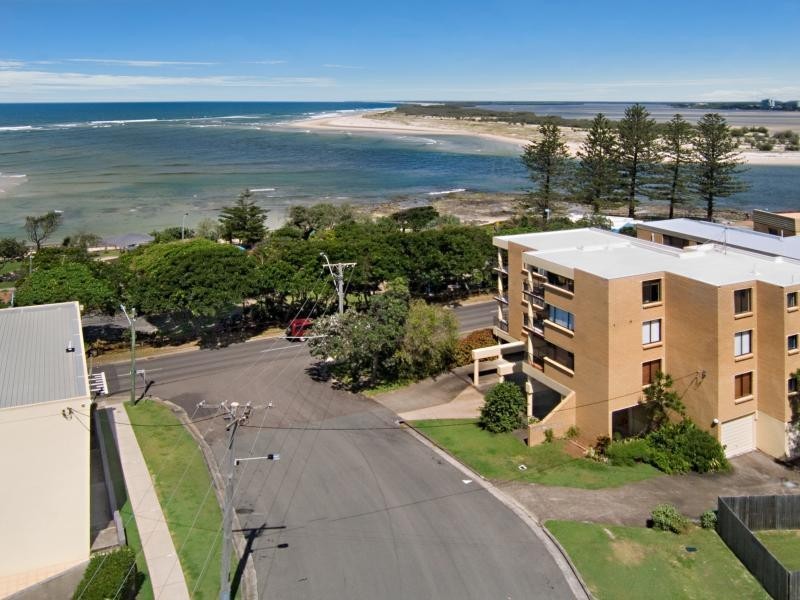 12 Latona Avenue, Caloundra QLD 4551