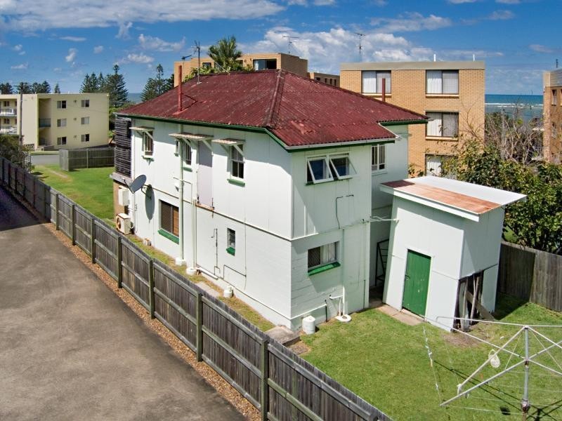 12 Latona Avenue, Caloundra QLD 4551