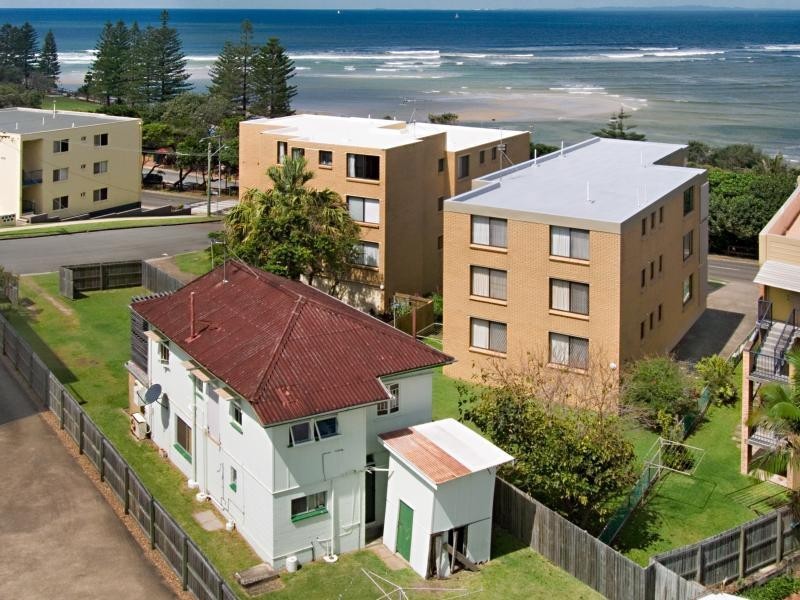 12 Latona Avenue, Caloundra QLD 4551