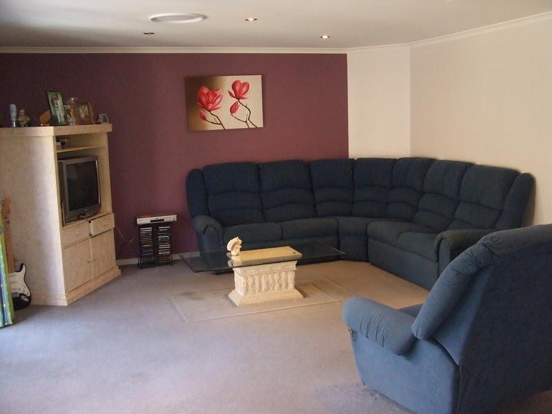 8 Bluegrass Street, Little Mountain QLD 4551