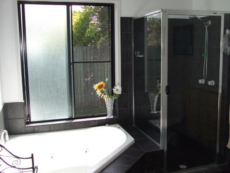 8 Bluegrass Street, Little Mountain QLD 4551