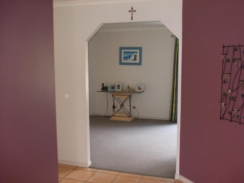 8 Bluegrass Street, Little Mountain QLD 4551