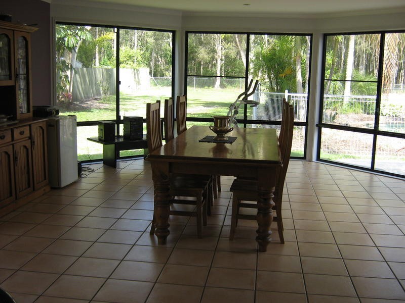 8 Bluegrass Street, Little Mountain QLD 4551