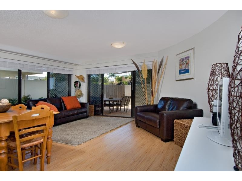 2/42 The Apartments, 42 Warne Terrace, Caloundra QLD 4551