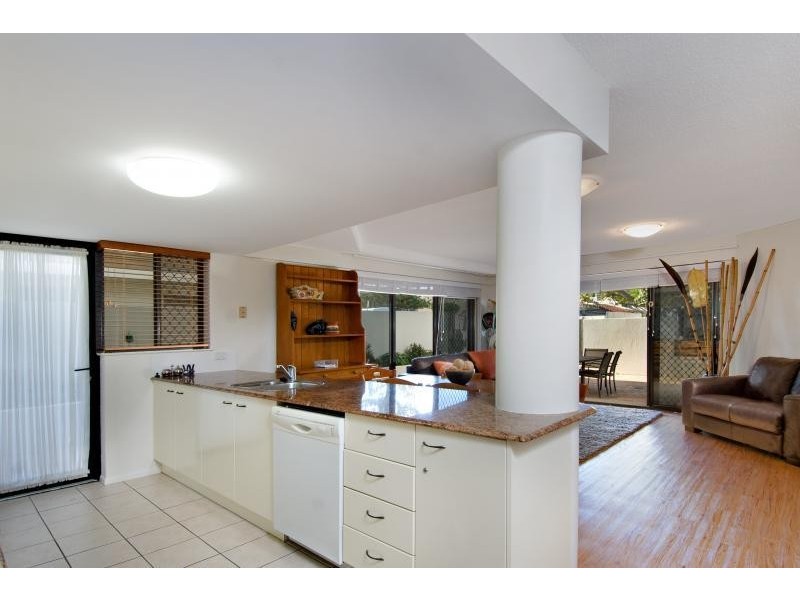 2/42 The Apartments, 42 Warne Terrace, Caloundra QLD 4551