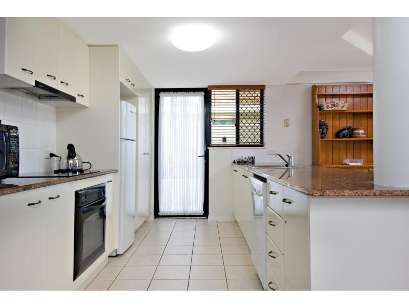 2/42 The Apartments, 42 Warne Terrace, Caloundra QLD 4551