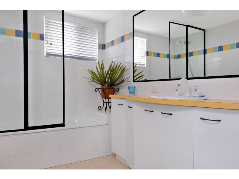 2/42 The Apartments, 42 Warne Terrace, Caloundra QLD 4551