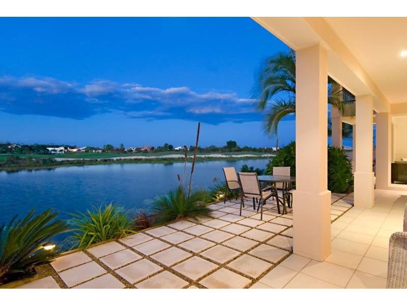 18 Millennium Circuit, Pelican Waters QLD 4551