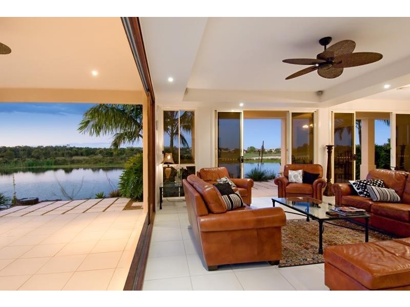 18 Millennium Circuit, Pelican Waters QLD 4551