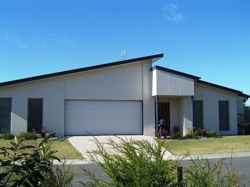 15 Barrine Street, Caloundra QLD 4551