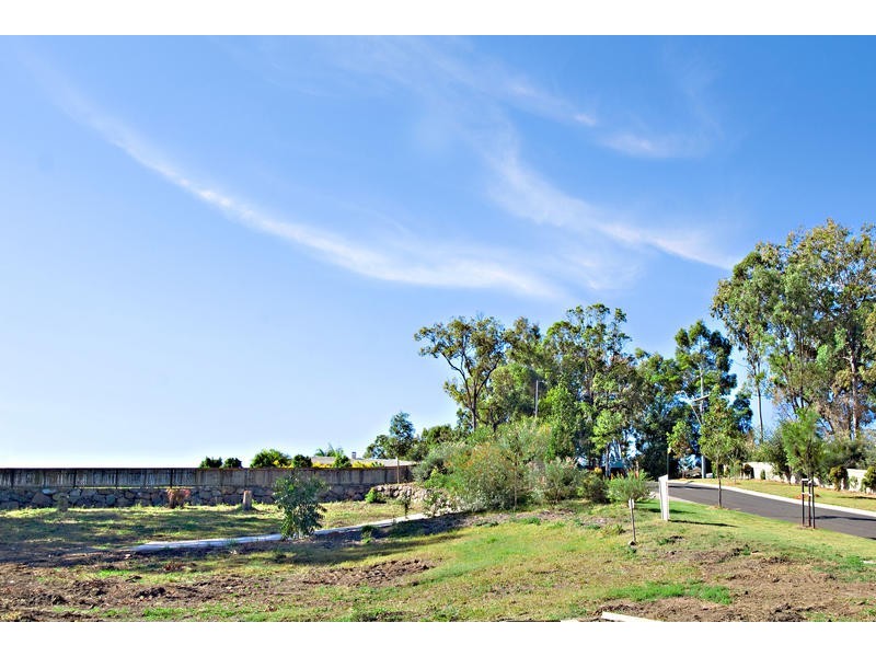 2 Wattlefield Road, Little Mountain QLD 4551