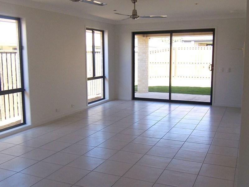 10 Cannon Lane, Little Mountain QLD 4551