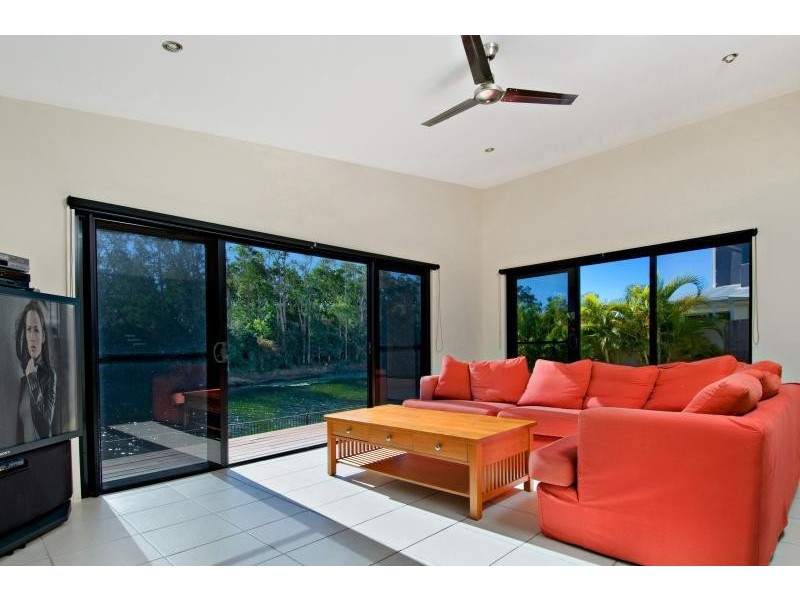 2 Hazeldyne Court, Pelican Waters QLD 4551