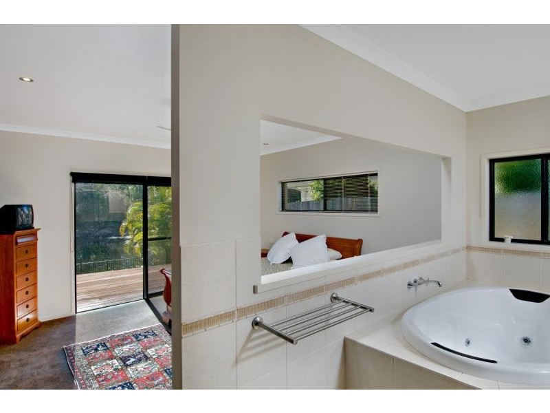 2 Hazeldyne Court, Pelican Waters QLD 4551