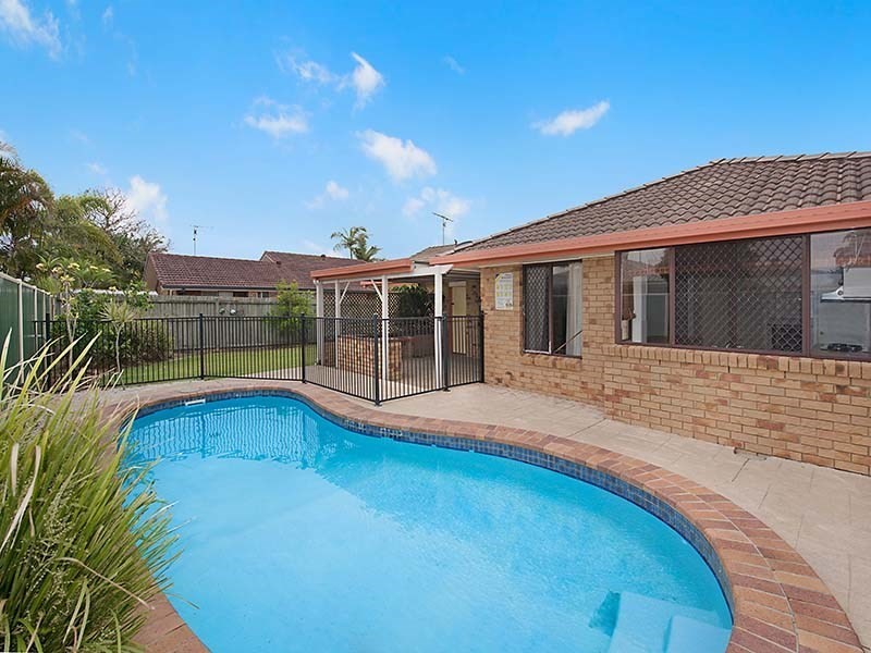 17 Currong Street, Minyama QLD 4575