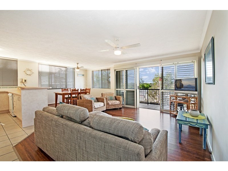 Unit 2/9 Rooke Street, Dicky Beach QLD 4551