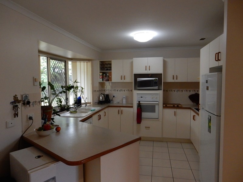 2 Stradbroke Drive, Little Mountain QLD 4551