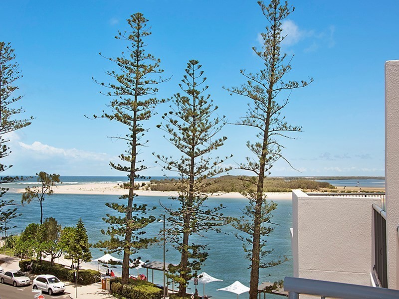 Unit 63 ‘Grand Pacific’ 38 Esplanade Bulcock Beach, Caloundra QLD 4551