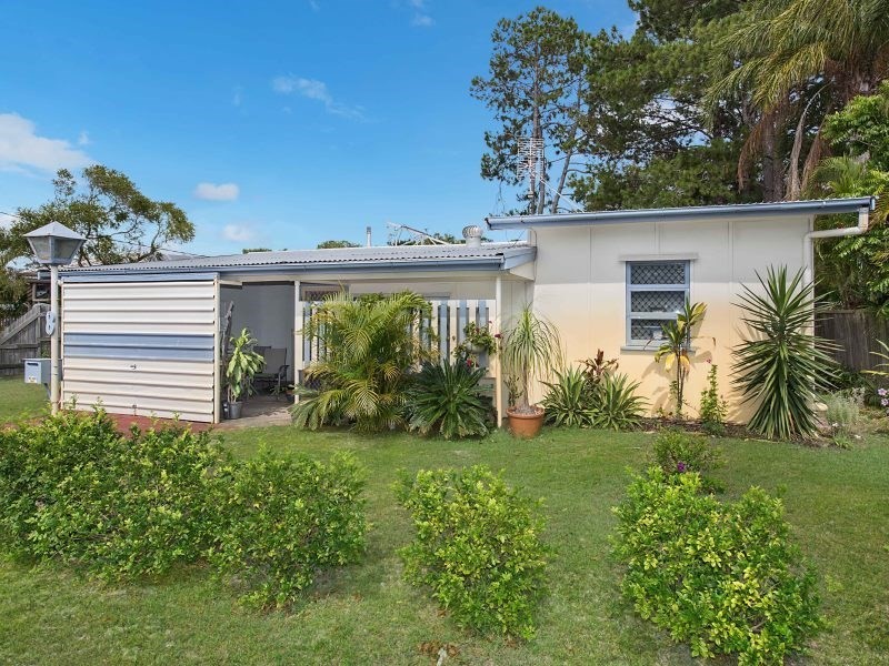 8 Blaxland Street, Golden Beach QLD 4551