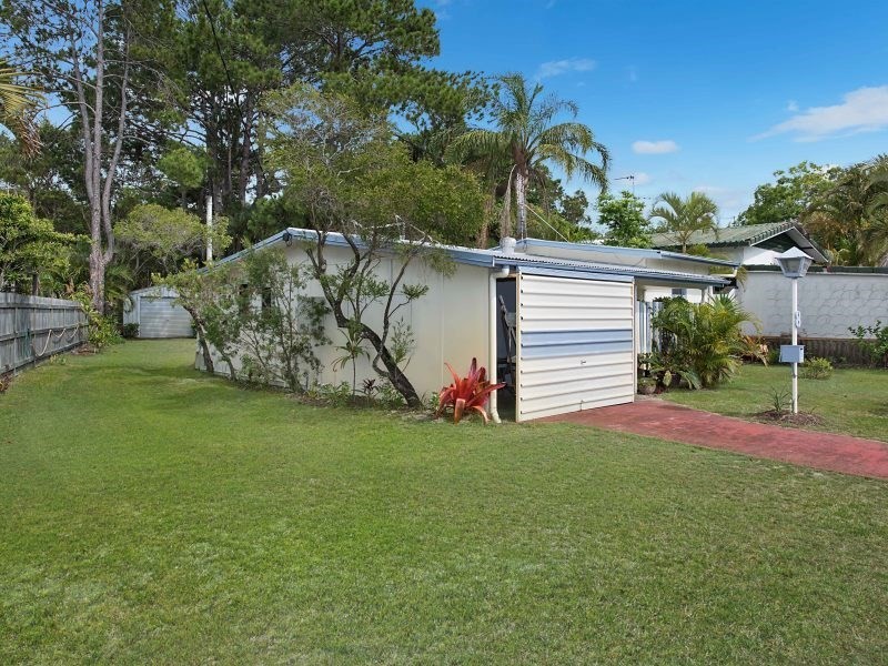 8 Blaxland Street, Golden Beach QLD 4551