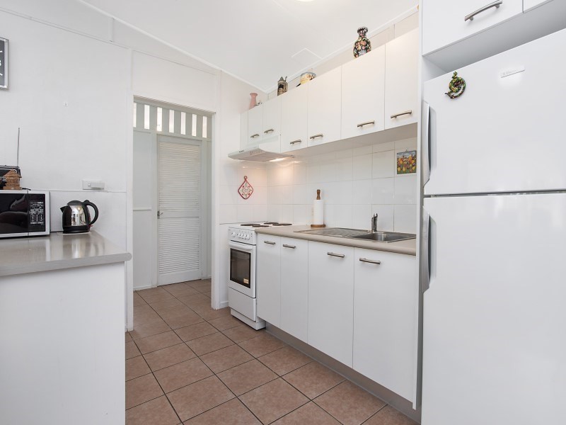 8 Blaxland Street, Golden Beach QLD 4551