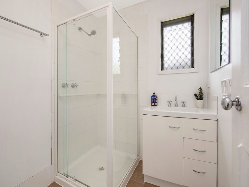 8 Blaxland Street, Golden Beach QLD 4551