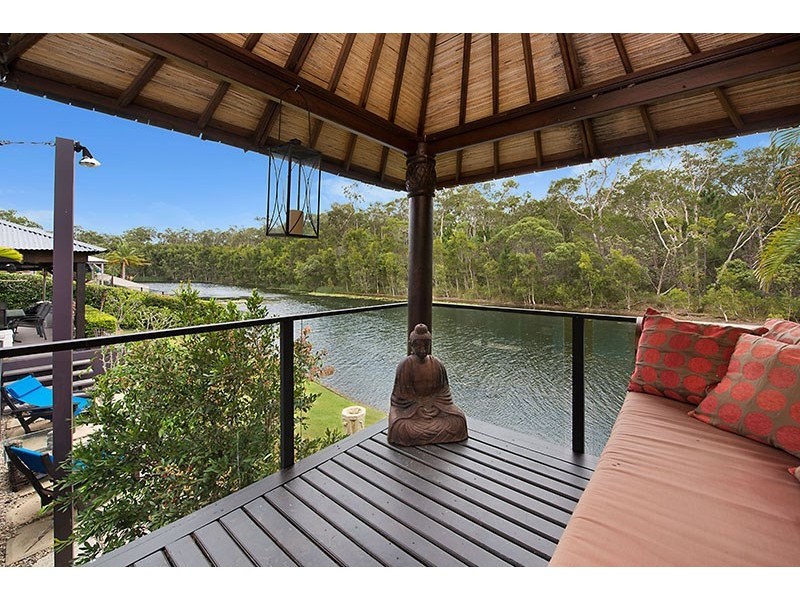 8 Campbellville Circuit, Pelican Waters QLD 4551