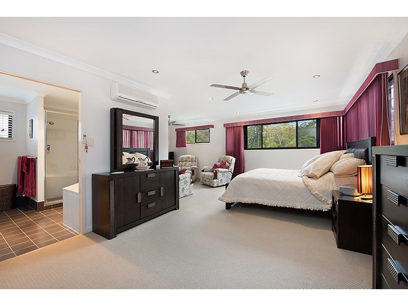 8 Campbellville Circuit, Pelican Waters QLD 4551