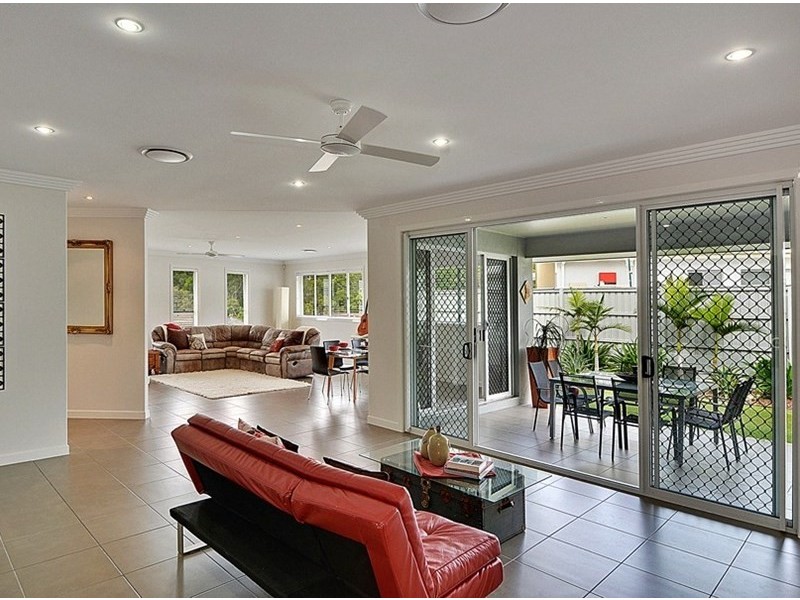 33 The Dales Crescent, Little Mountain QLD 4551